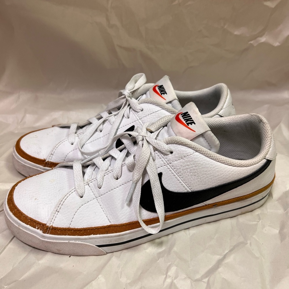 Nike Court Legacy